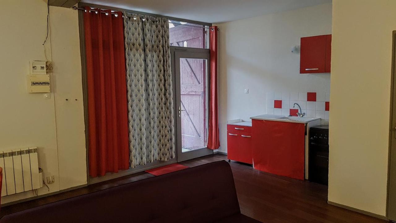 Grand Studio Et Jolies Chambres A Louer Passins 외부 사진