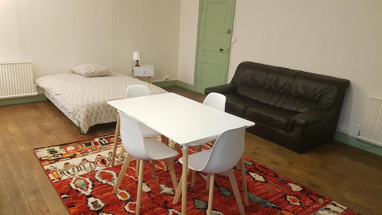 Grand Studio Et Jolies Chambres A Louer Passins 외부 사진