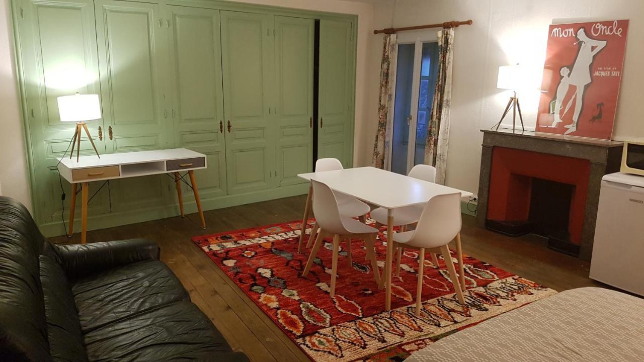Grand Studio Et Jolies Chambres A Louer Passins 외부 사진